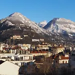 Espace Prive Avec Balcon Vue Montagnes